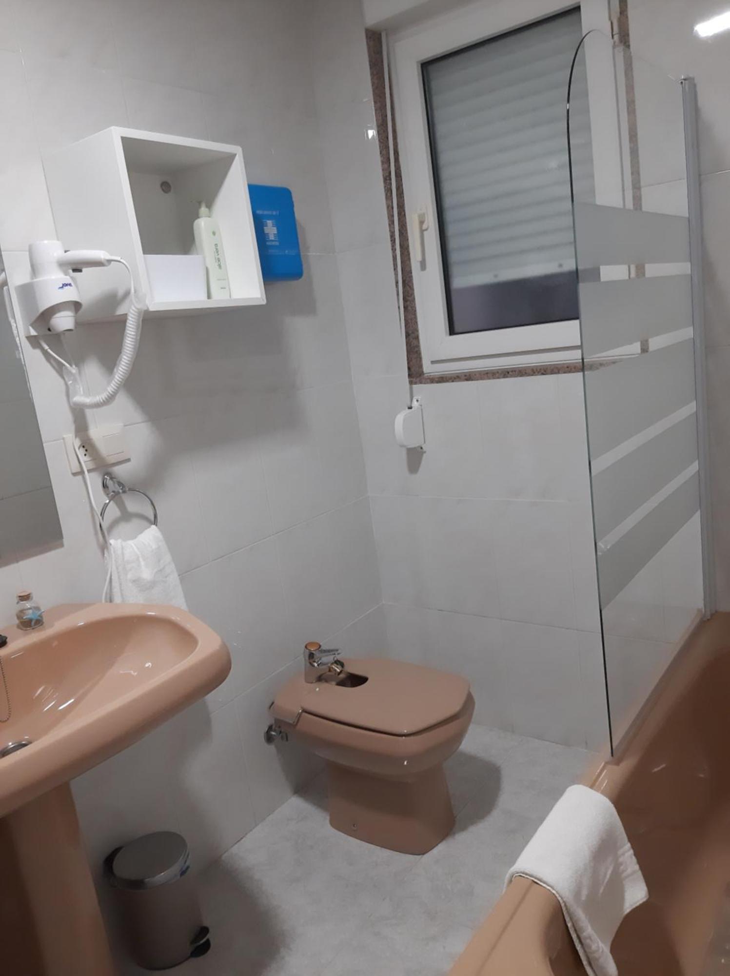 Onís Apartamento Elena Centrico Con Wifi מראה חיצוני תמונה