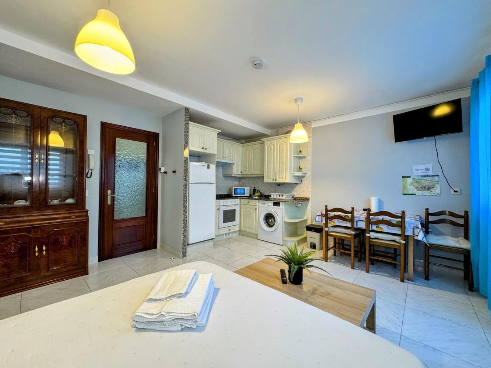 Onís Apartamento Elena Centrico Con Wifi מראה חיצוני תמונה